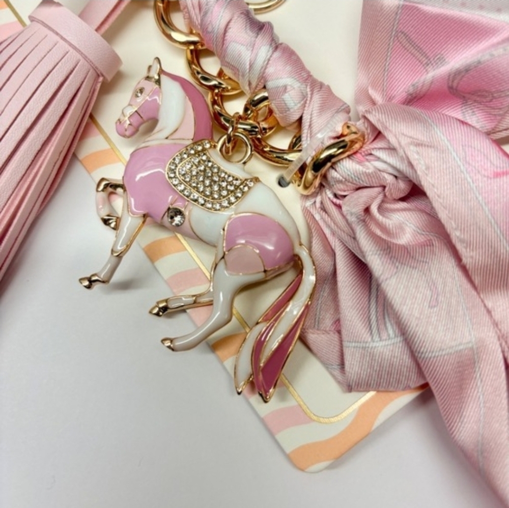 💕🔹️Piper K🔹️ Pink Horse Bag Charm Key Chain Hand Painted Glass Stone Tassel - Picture 3 of 4